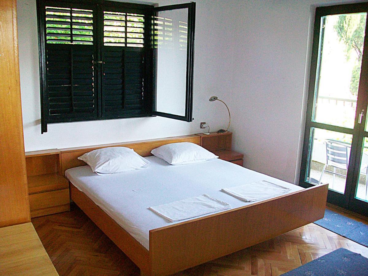 Hoxha Rooms 울친 객실 사진