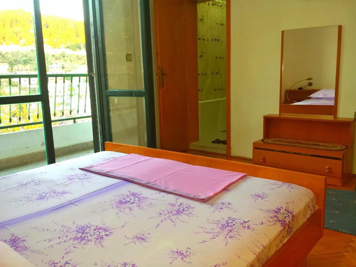 Hoxha Rooms 울친 객실 사진