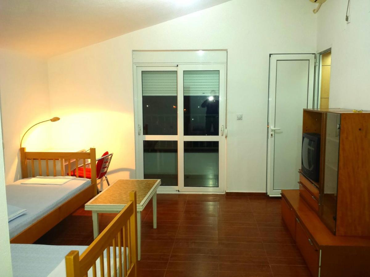 Hoxha Rooms 울친 객실 사진