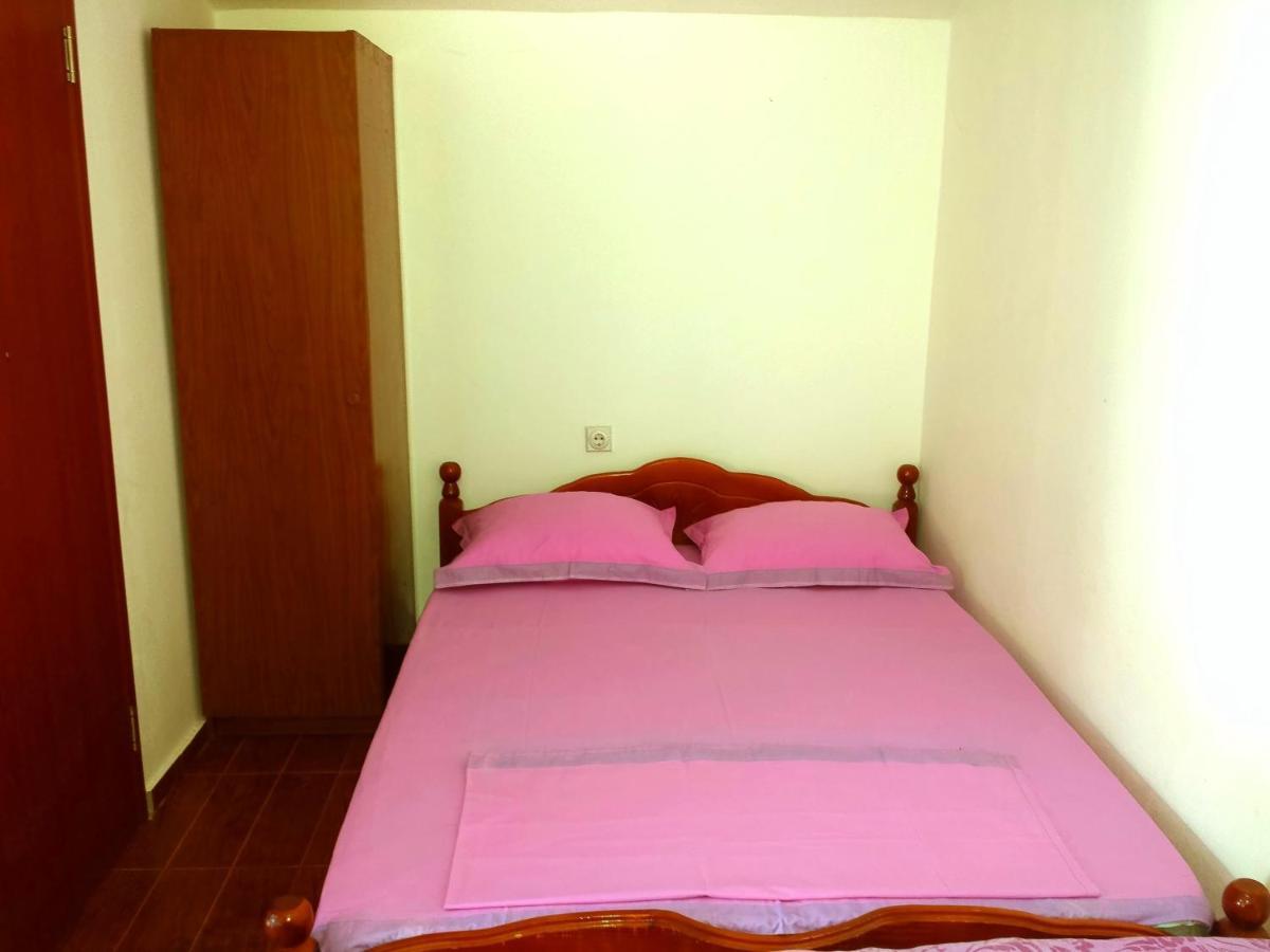 Hoxha Rooms 울친 객실 사진