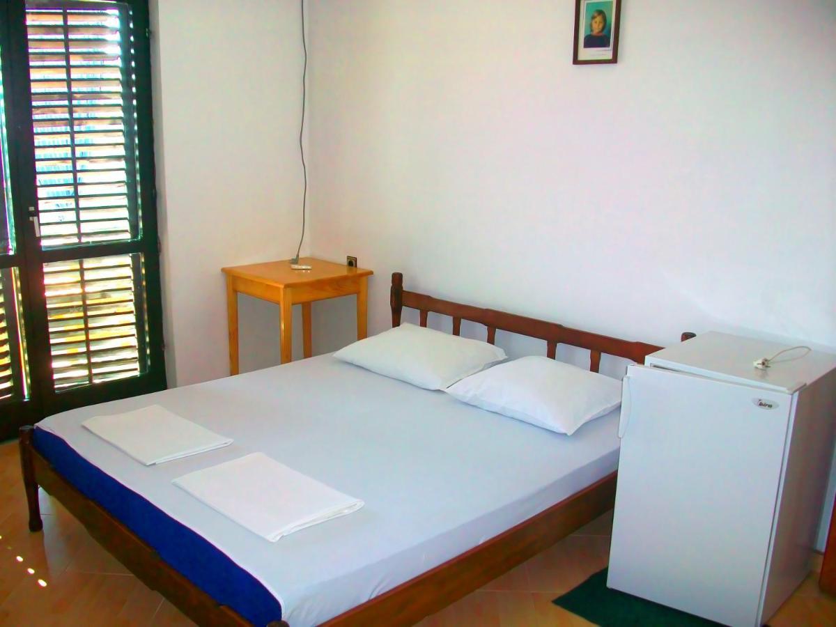 Hoxha Rooms 울친 객실 사진